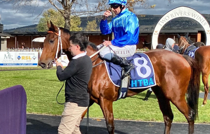 Exceedance 2yo filly Etude returns to scale with Christian Reith